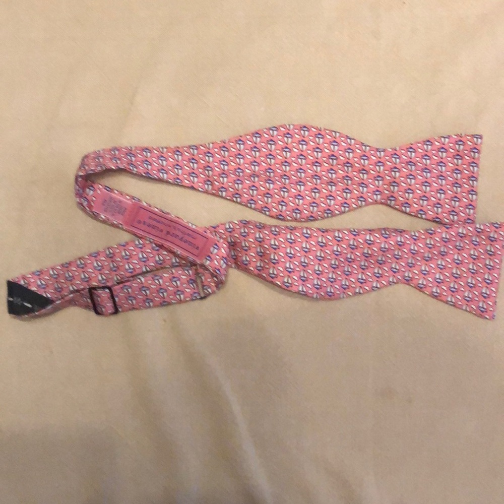 VINEYARD VINES bow tie (UNWORN)
